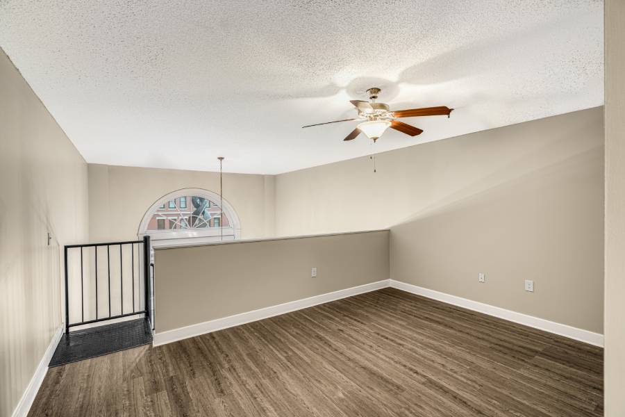 Gayoso House at Peabody Place lofted one-bedroom upstairs area - Memphis, TN