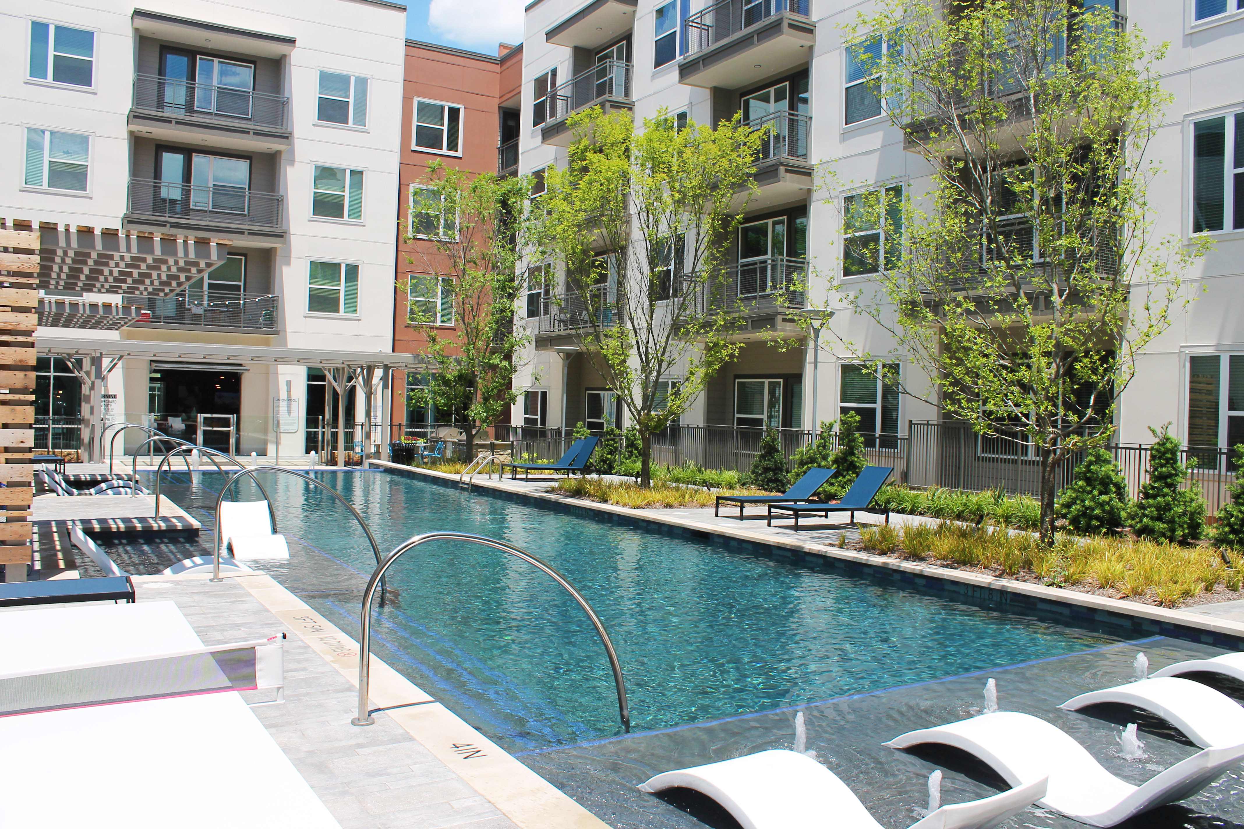 The Union at River East pool courtyard - Fort Worth, TX