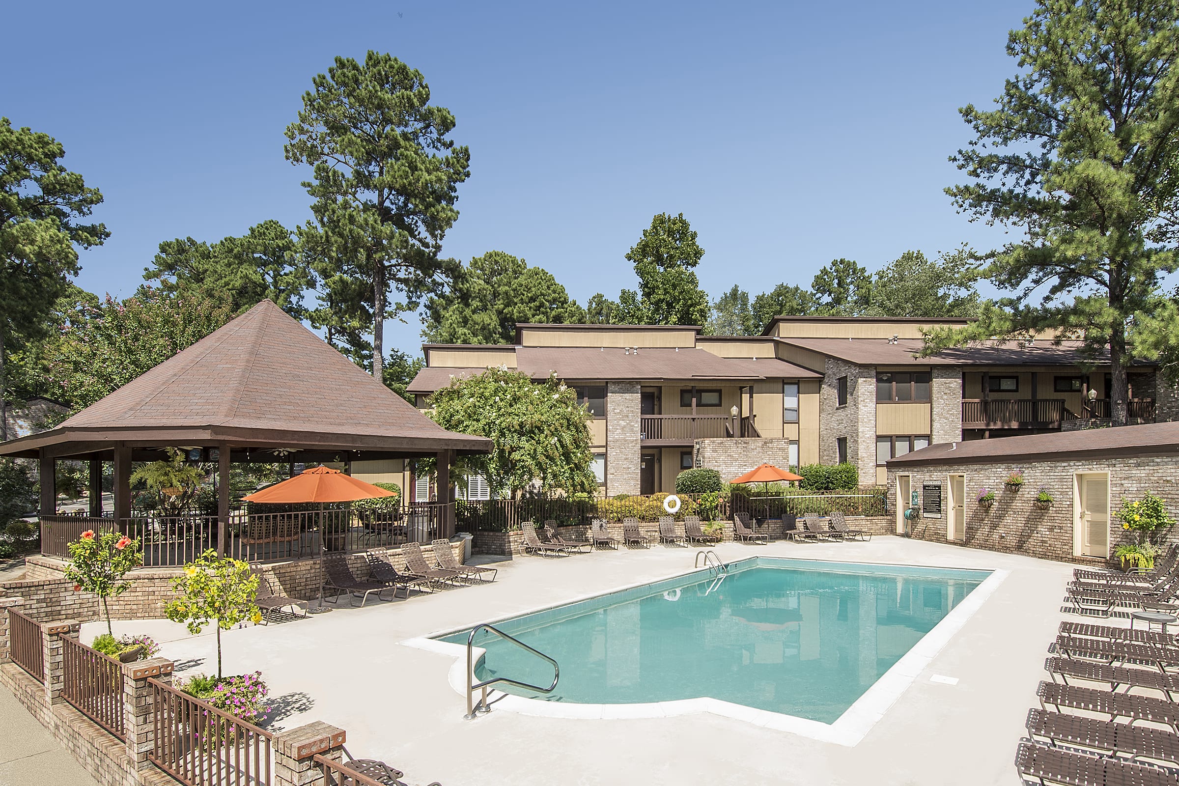 Windsor Court Apartments pool - Knoxville, TN