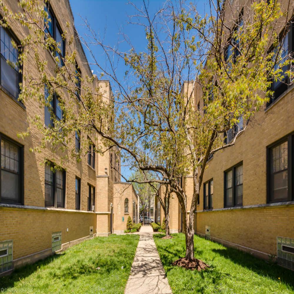 1617-1633 W Belmont | Apartments in Chicago, IL