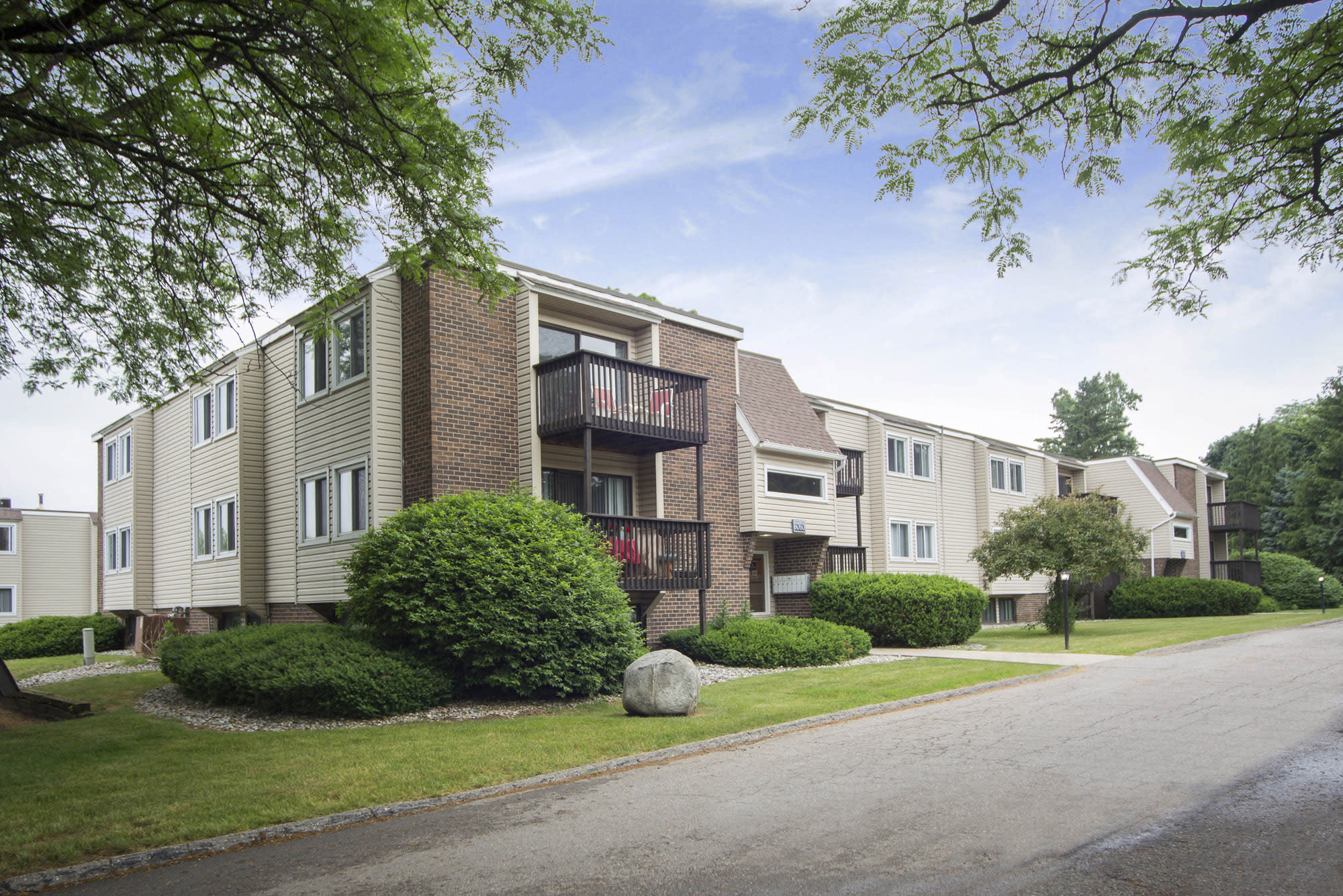 College Towne Apartments in Lansing, MI - Photo Gallery