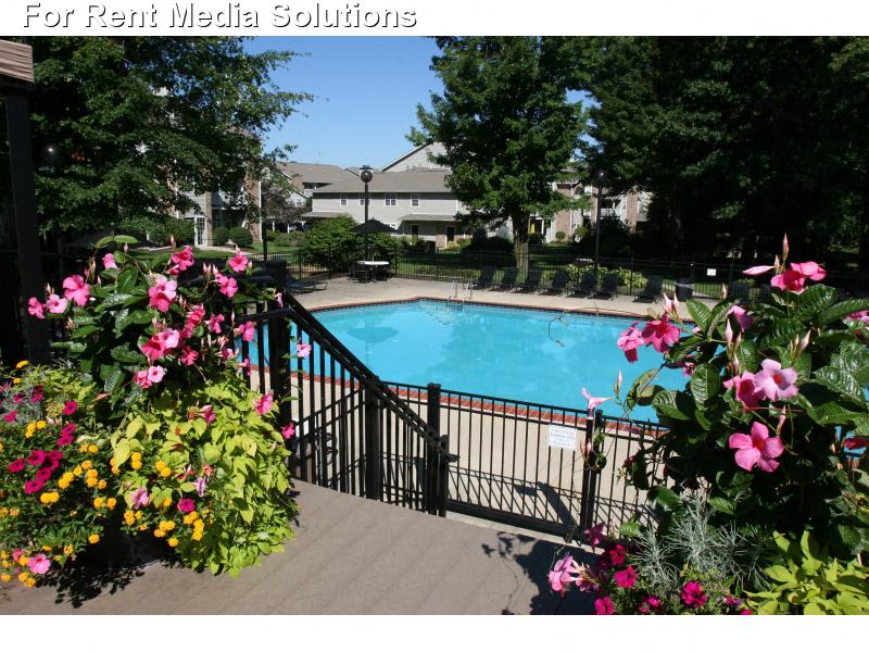 Sturbridge Square