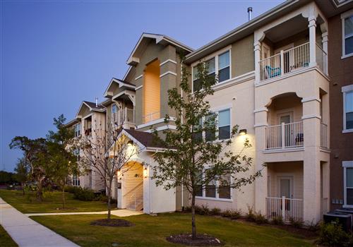Encino Pointe 10 of 10