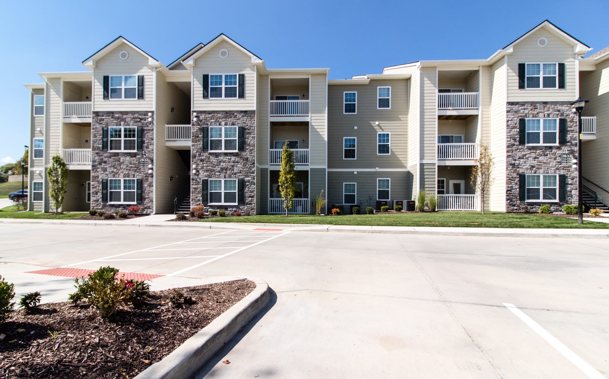 Apartments For Rent In Maryland Heights Mo Aventura At Maryland Oaks Apartments