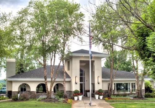 Runaway Bay Apartments community exterior thumbnail - Columbus, OH