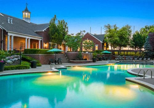 Cambridge Square exterior pool view - Overland Park, KS