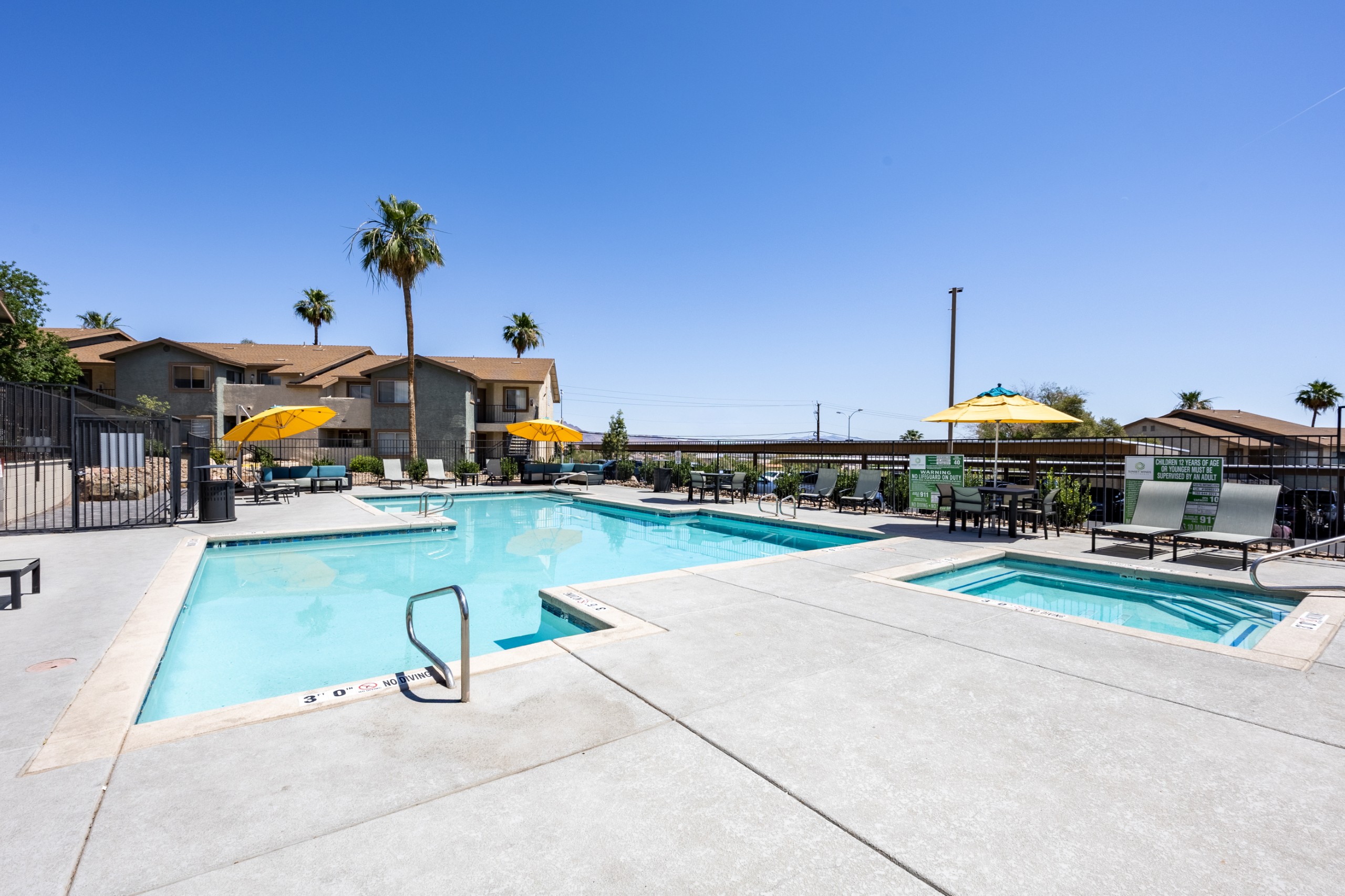 Sunset Winds Apartments 4 of 6