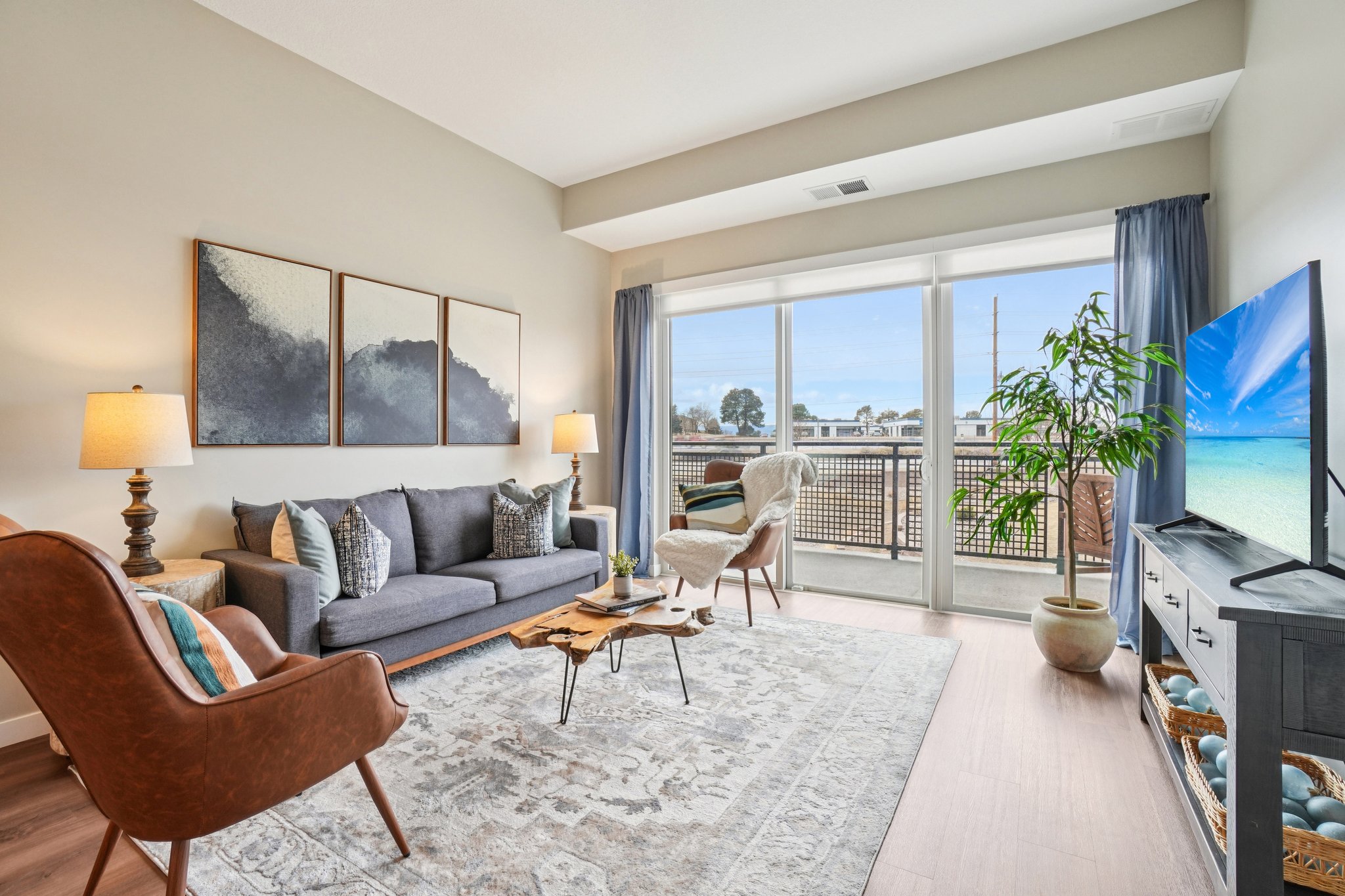 Lyra Apartments 4 of 12
