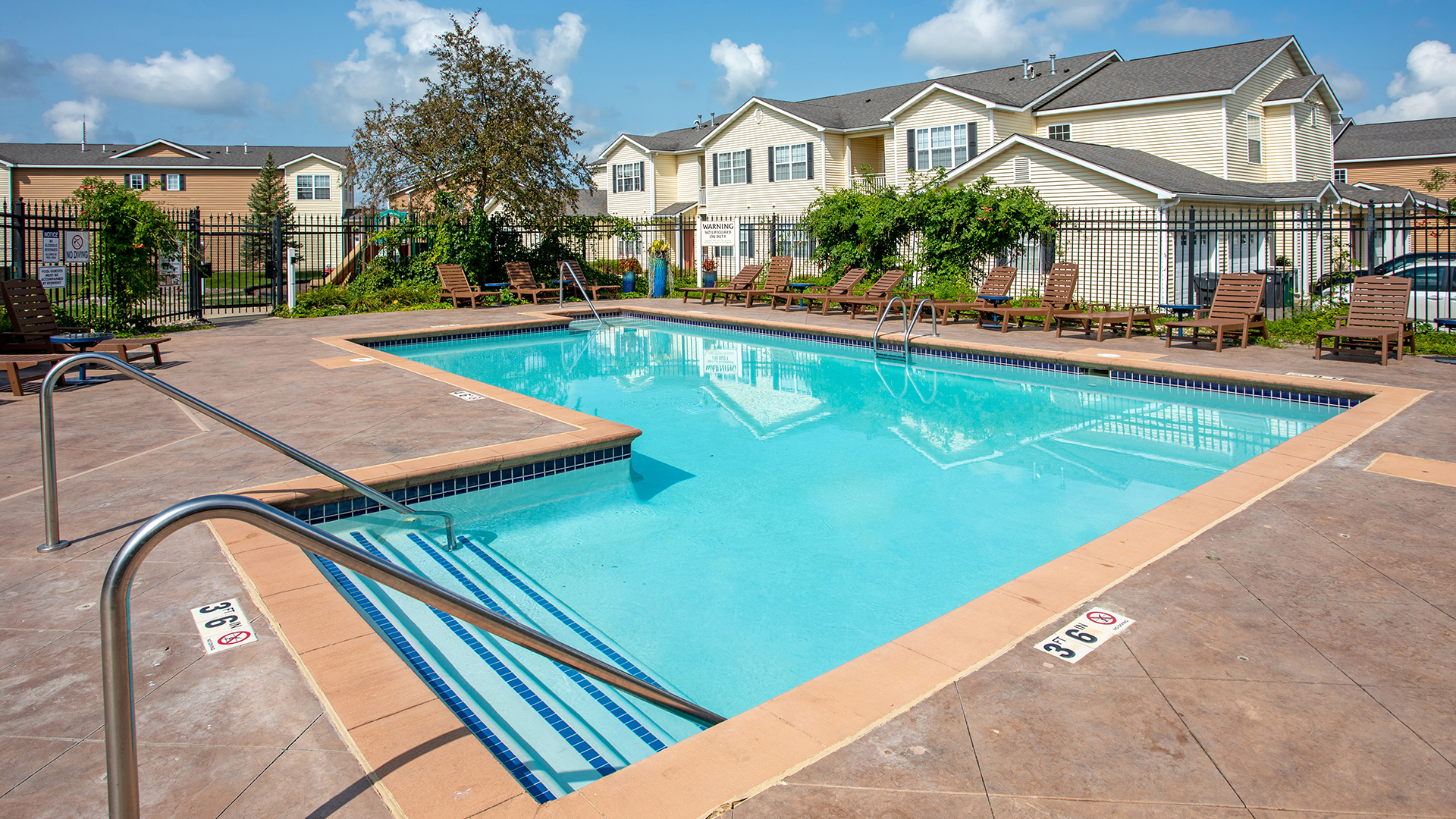 Cascade Shores Townhomes + Flats 7 of 12