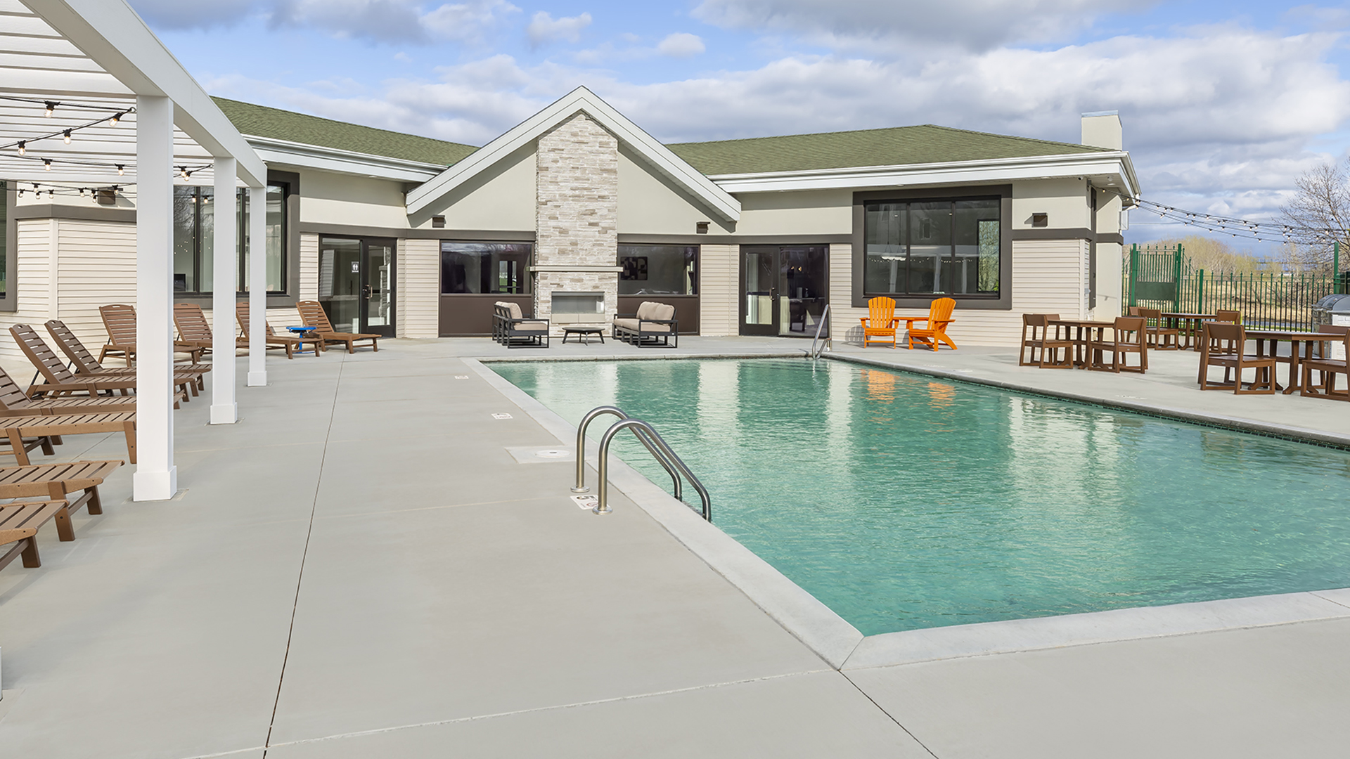 Sunset Trail Apartment Homes 10 of 12