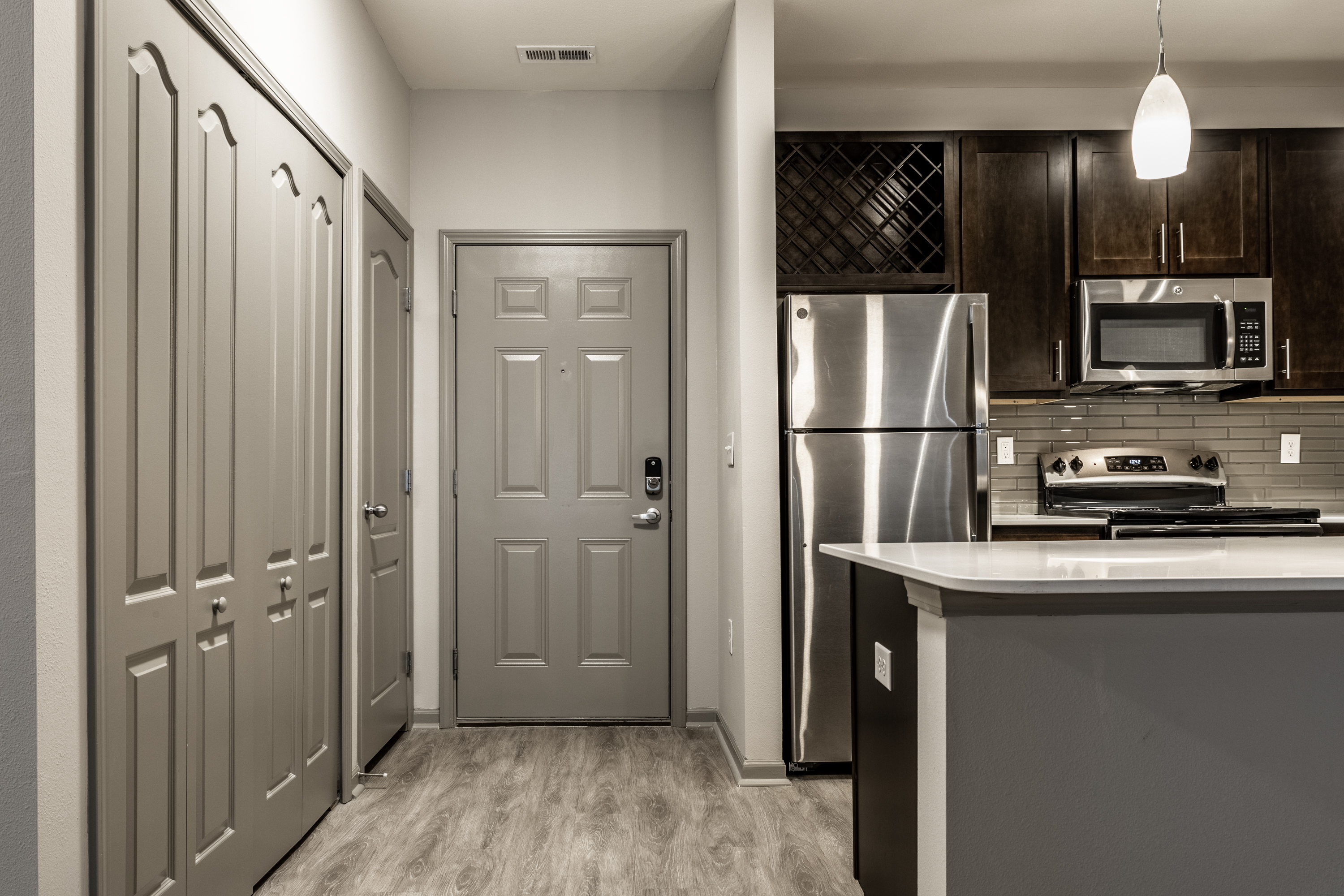 Bella Vista Apartments 2 of 12