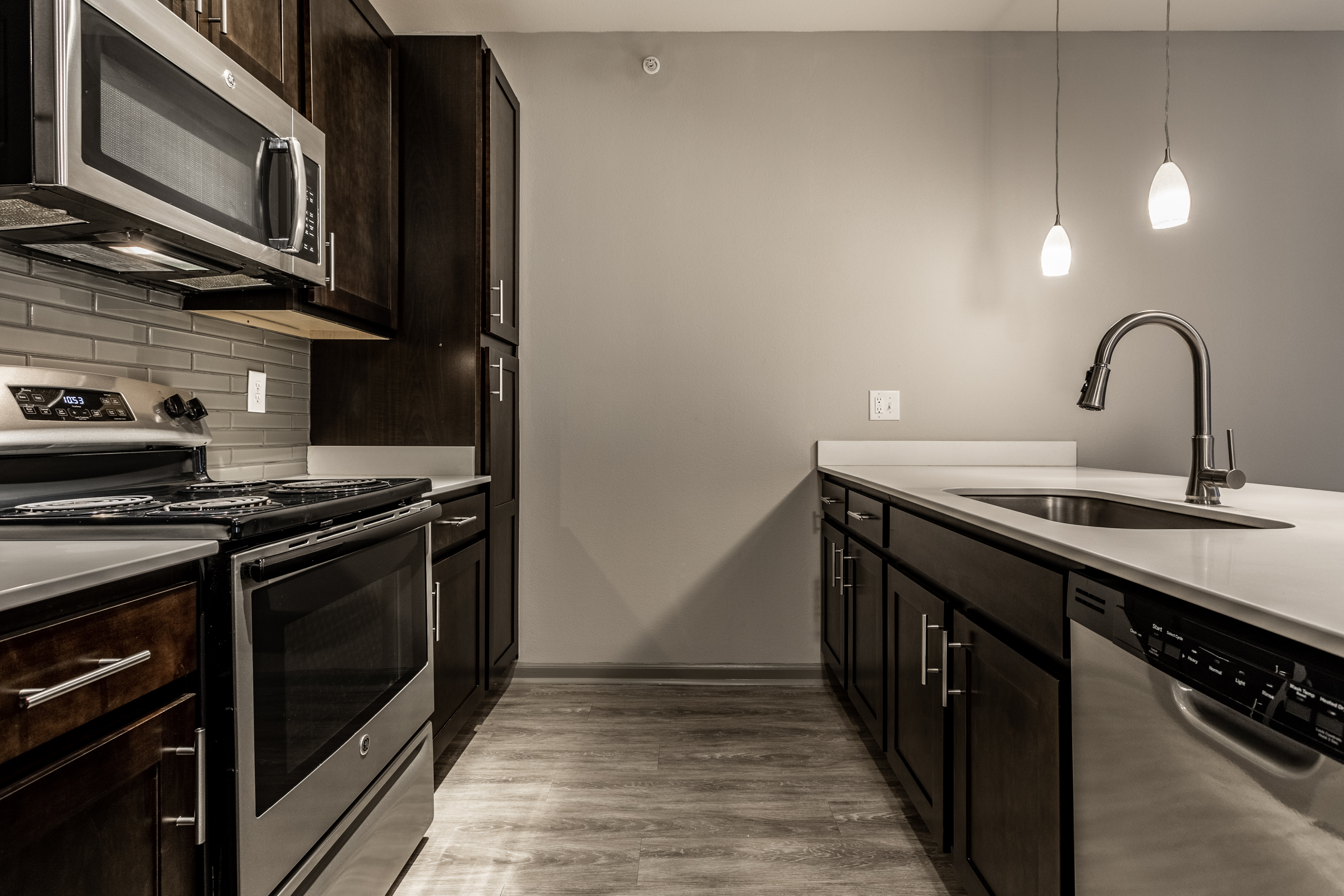 Bella Vista Apartments 3 of 12