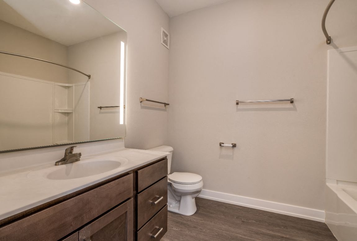 Emerald Creek Apartments 10 of 12