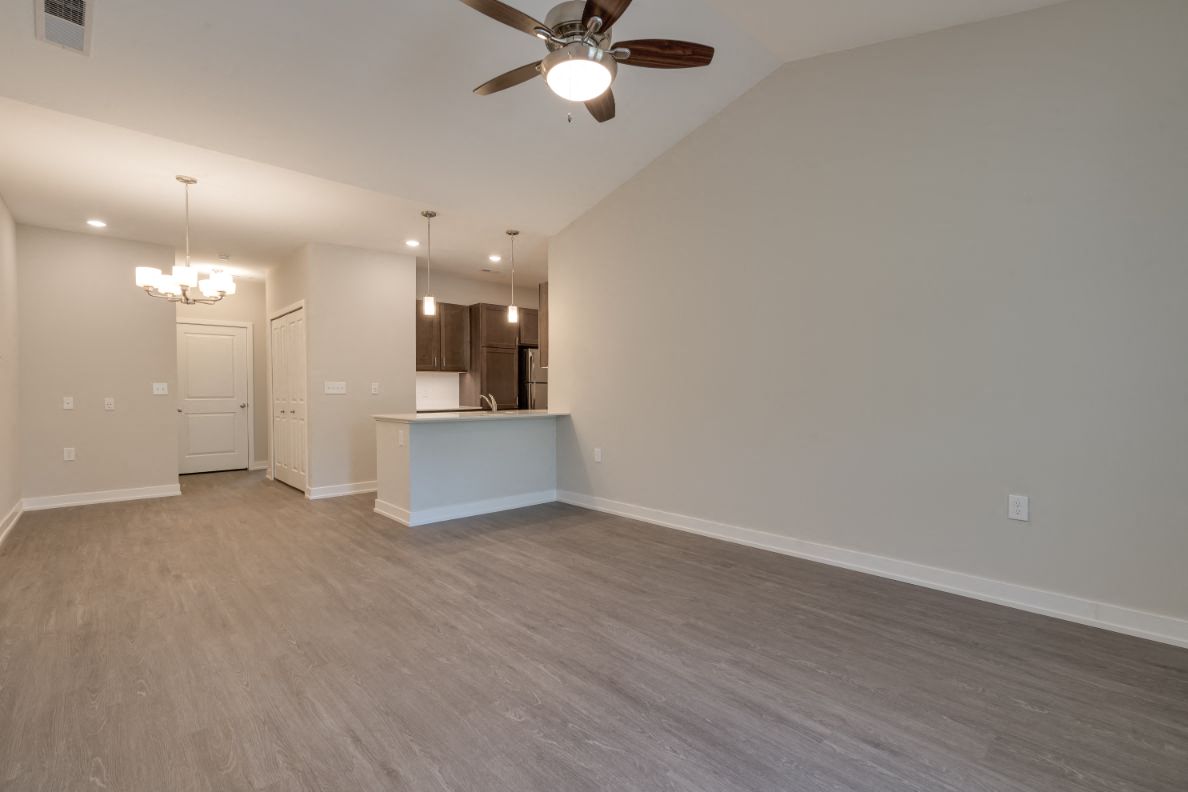 Emerald Creek Apartments 8 of 12