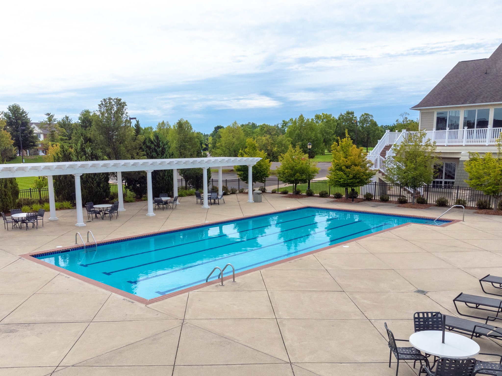 Pool at The Harbours Apartments (3 of 3)