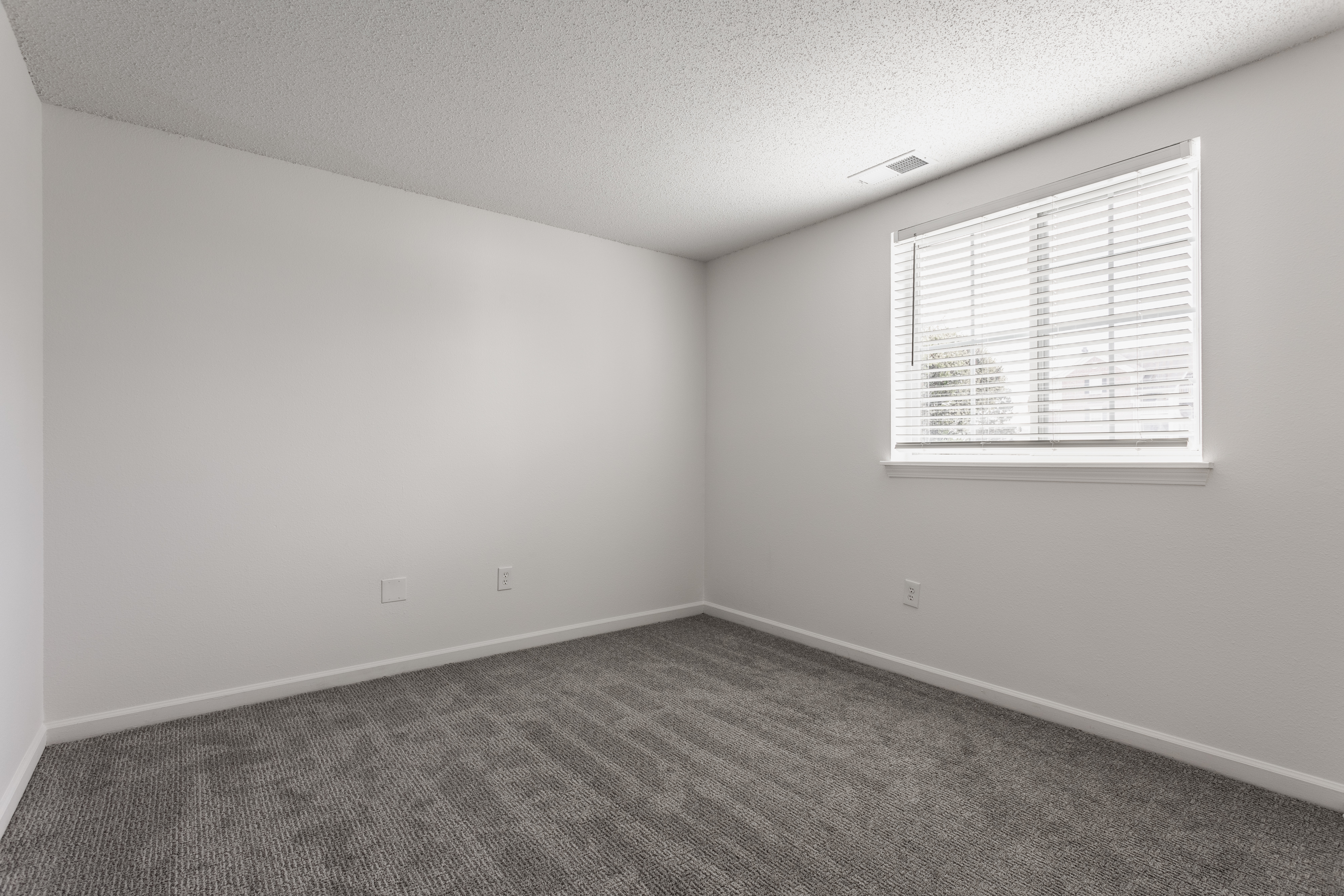 Latitudes Apartments 8 of 12