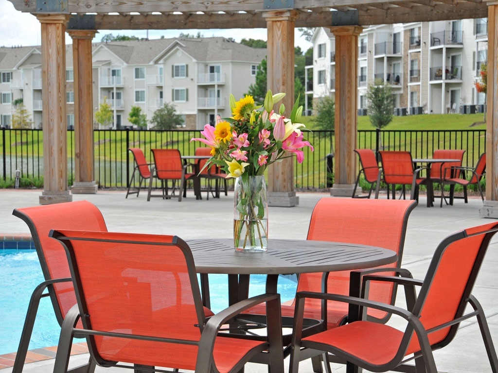 Pool at Killian Lakes Apartments and Townhomes (2 of 2)