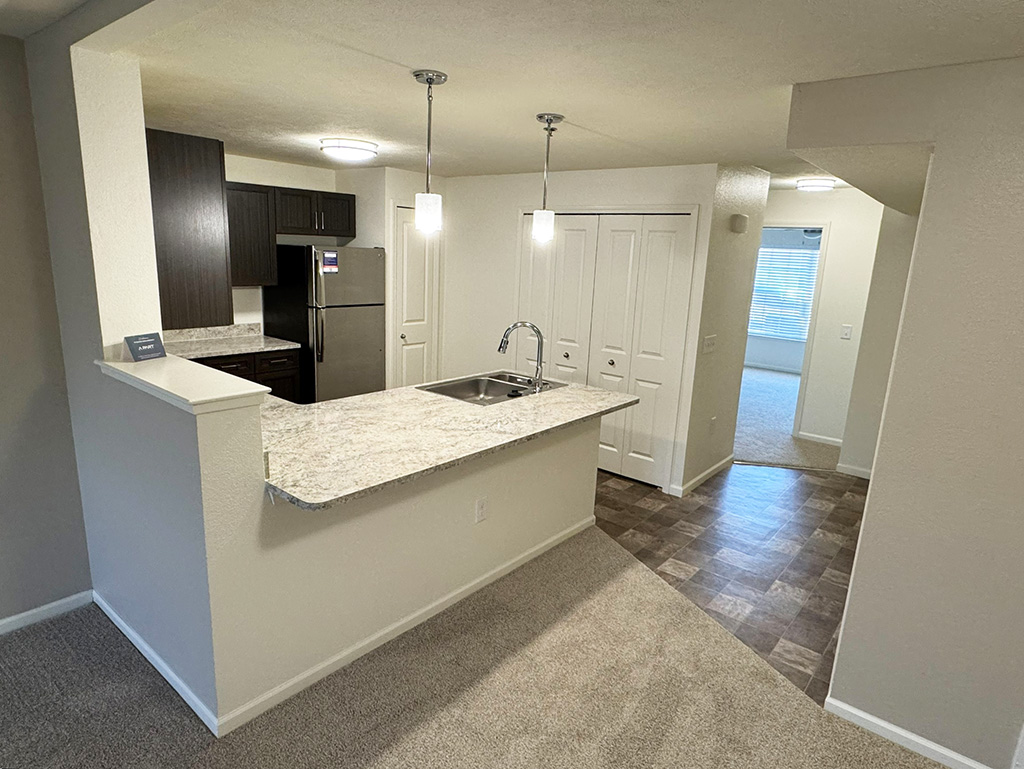 Andover Pointe Apartment Homes 9 of 12