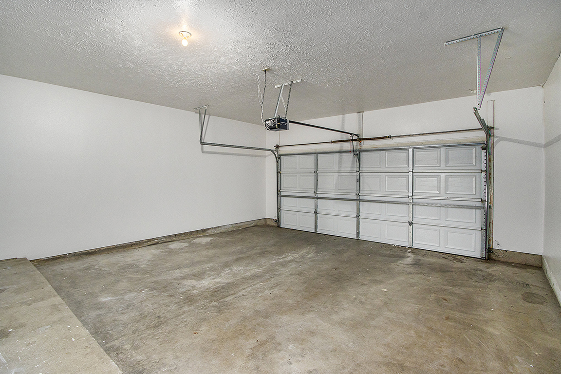 Parking at Autumn Lakes Apartments and Townhomes (1 of 2)
