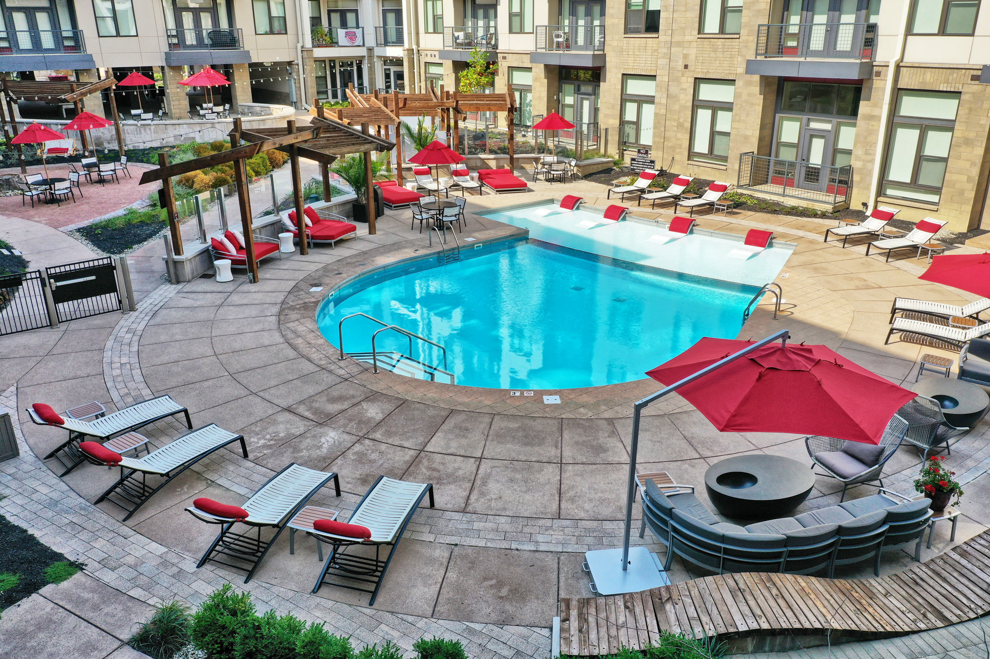 Pool at Avant (1 of 5)