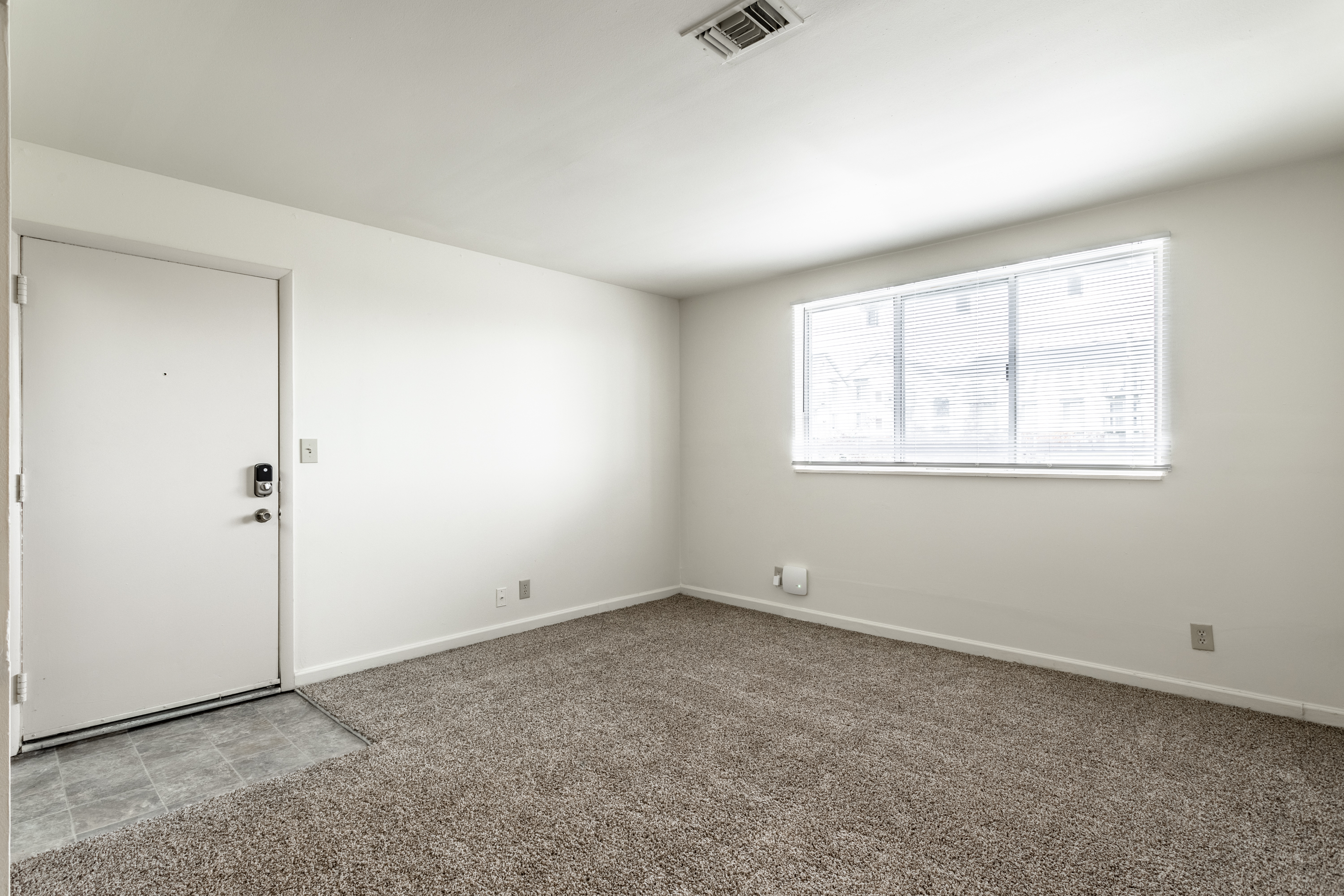 Bay Pointe Apartments 3 of 12