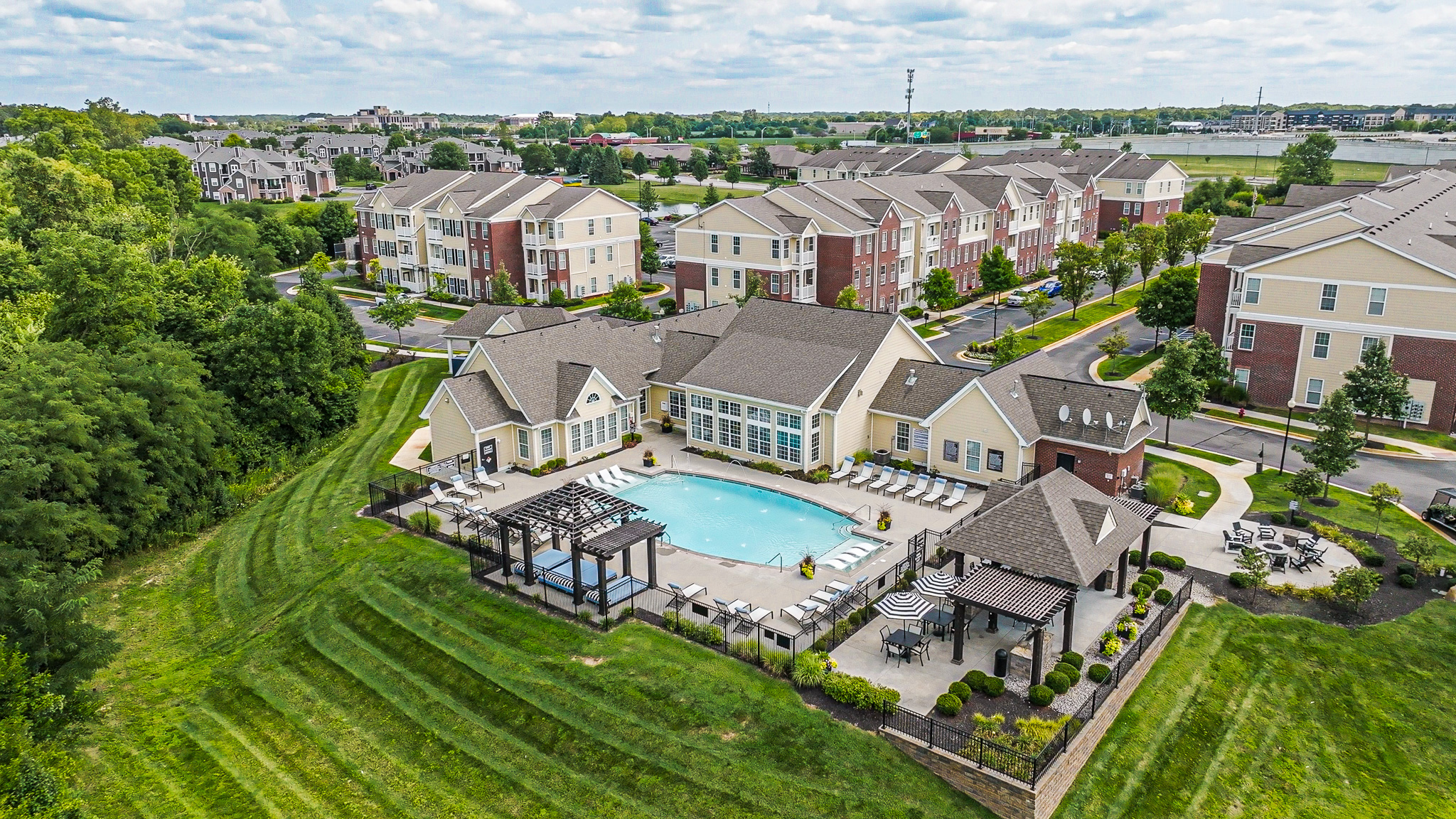 Pool at Bella Vista Apartments (4 of 4)