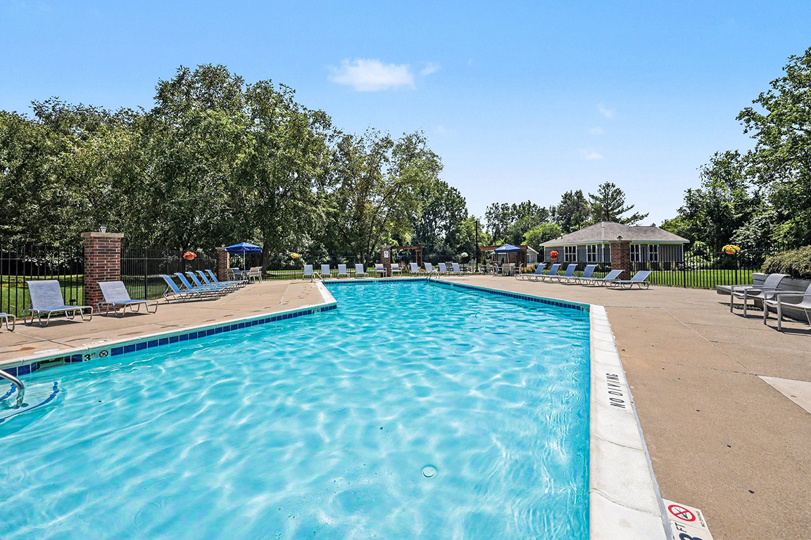 Pool at Byron Lakes Apartments (1 of 3)