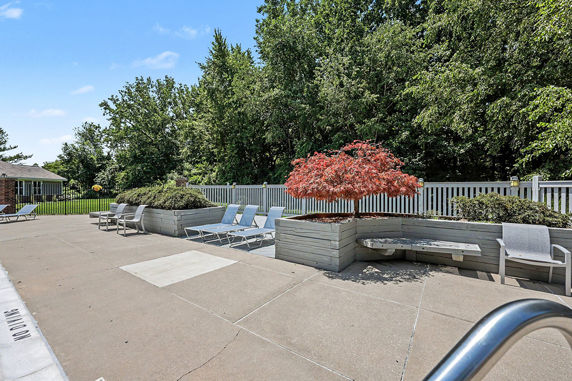 Pool at Byron Lakes Apartments (3 of 3)