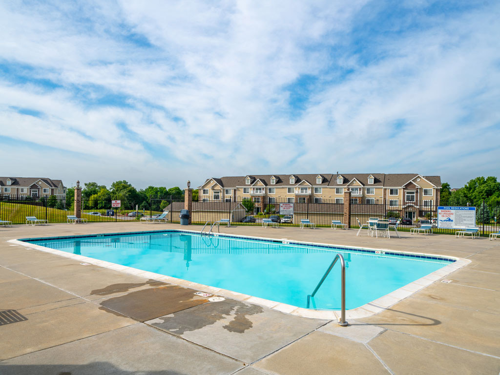Pool at Colonial Pointe at Fairview Apartments