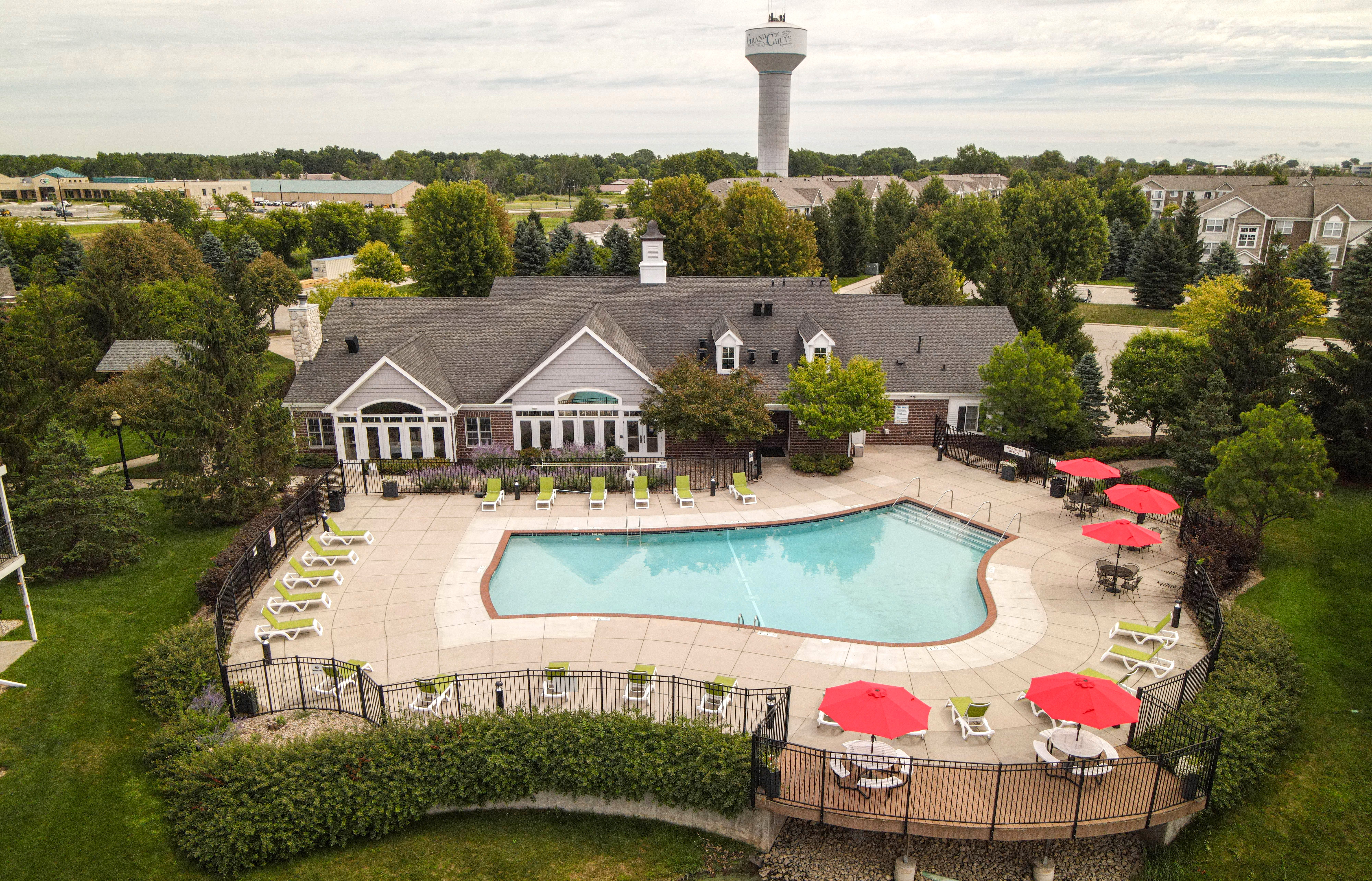 Pool at Towne Lakes Apartments (1 of 2)