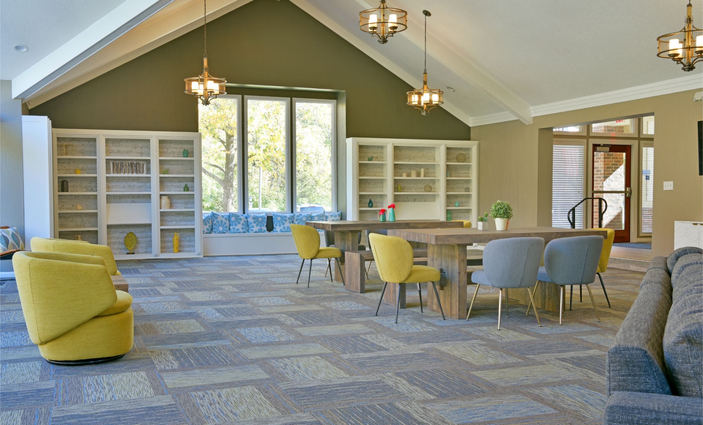 Lobby at Eastgate Woods Apartments (1 of 2)
