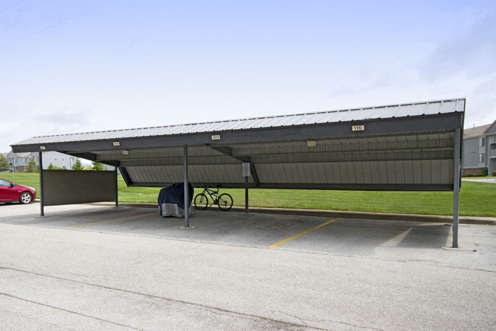 Parking at Dupont Lakes Apartments