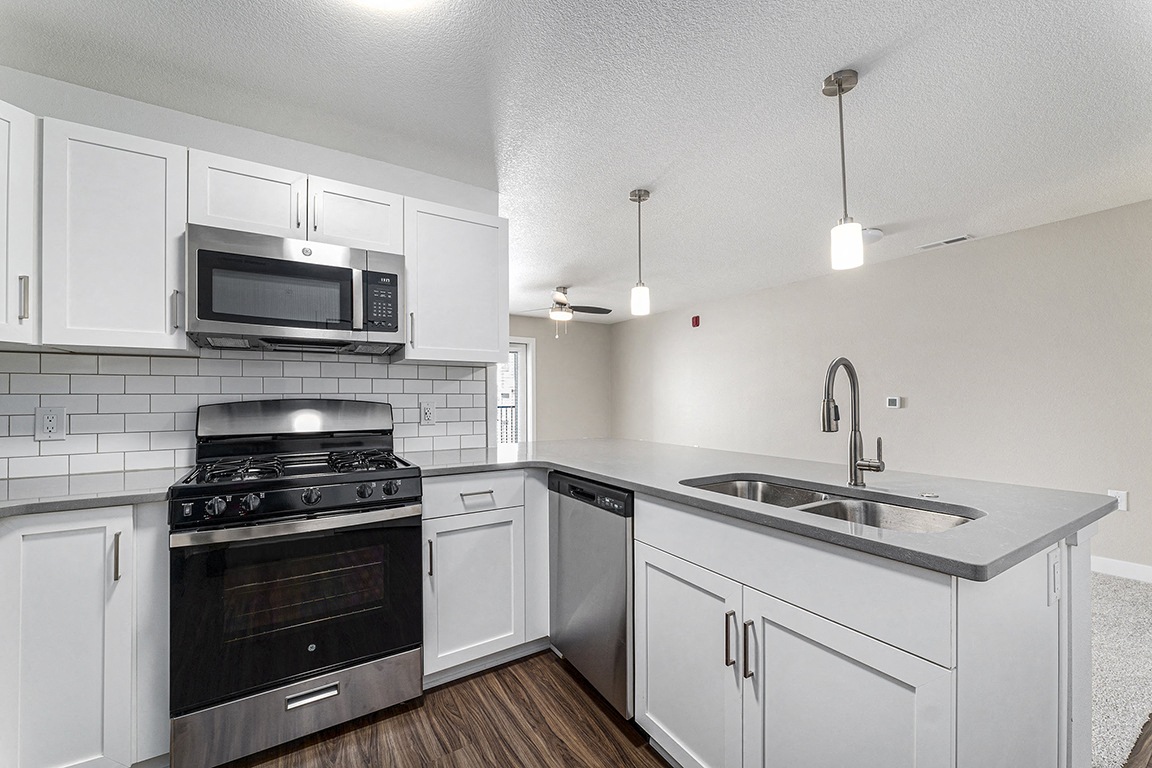 Eagle Ridge Apartment Homes 11 of 12