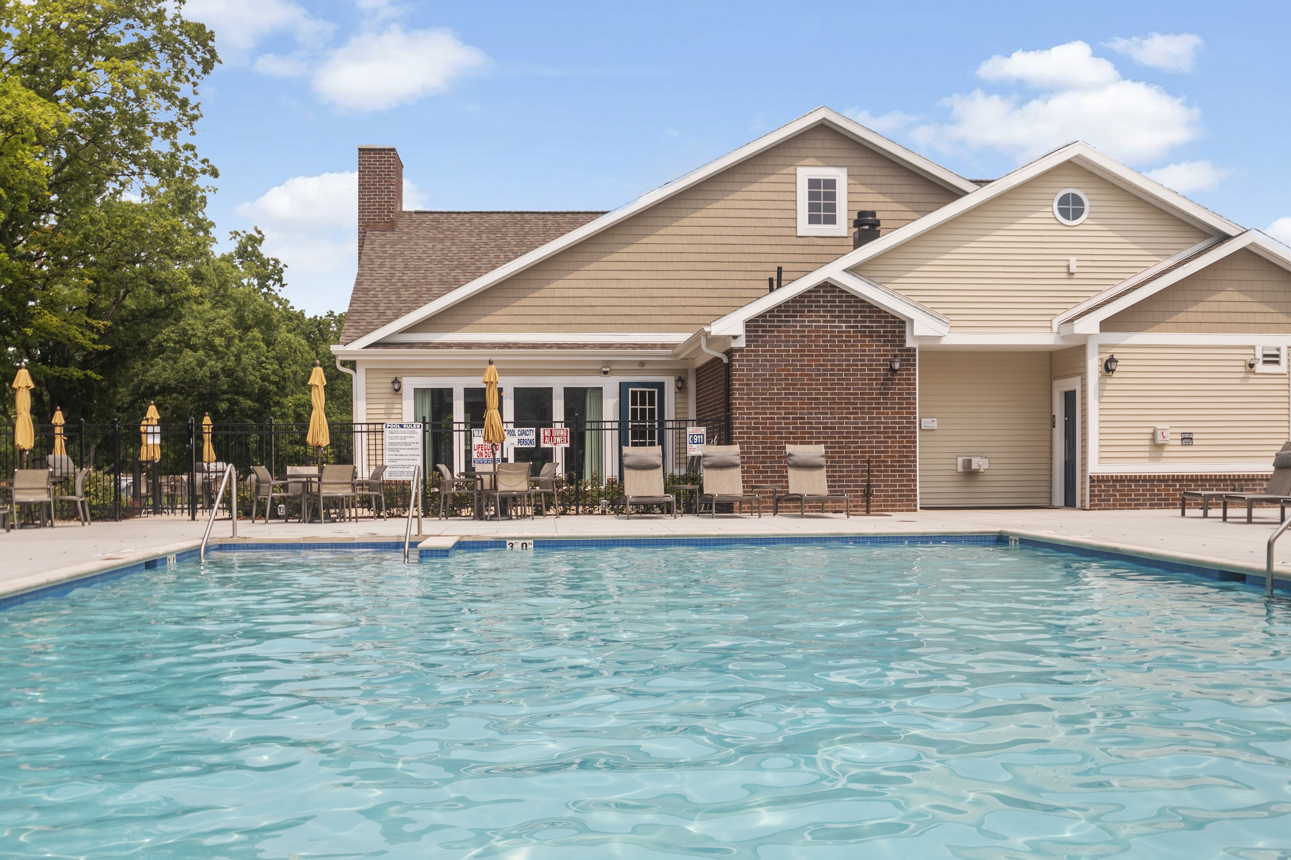 Pool at River Hills Apartments