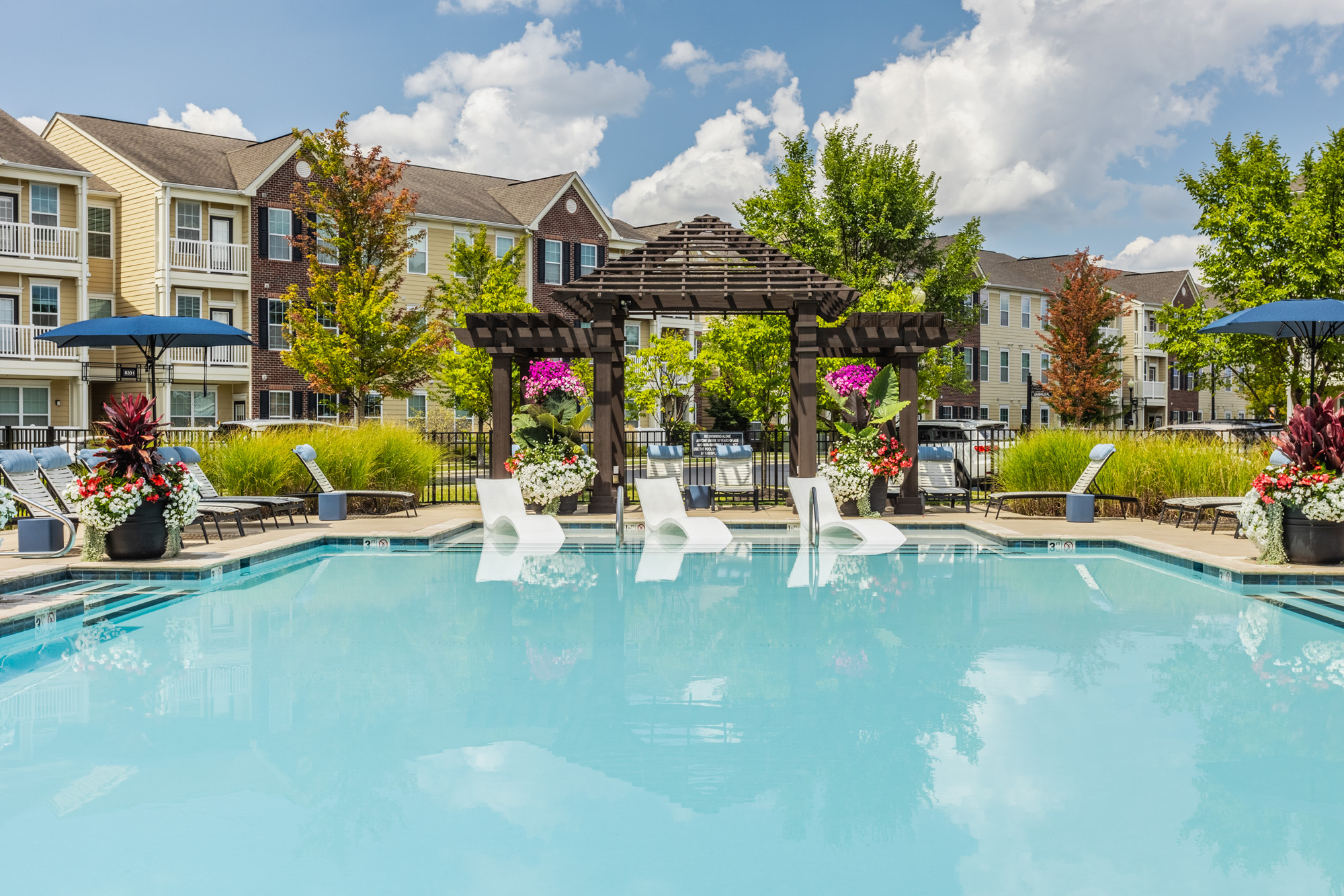 Pool at The Avenue at Polaris Apartments (4 of 7)