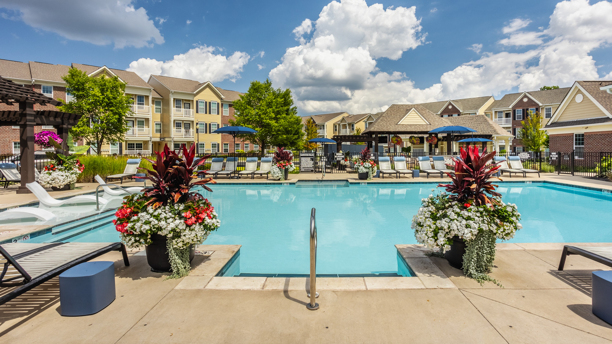 Pool at The Avenue at Polaris Apartments (2 of 7)