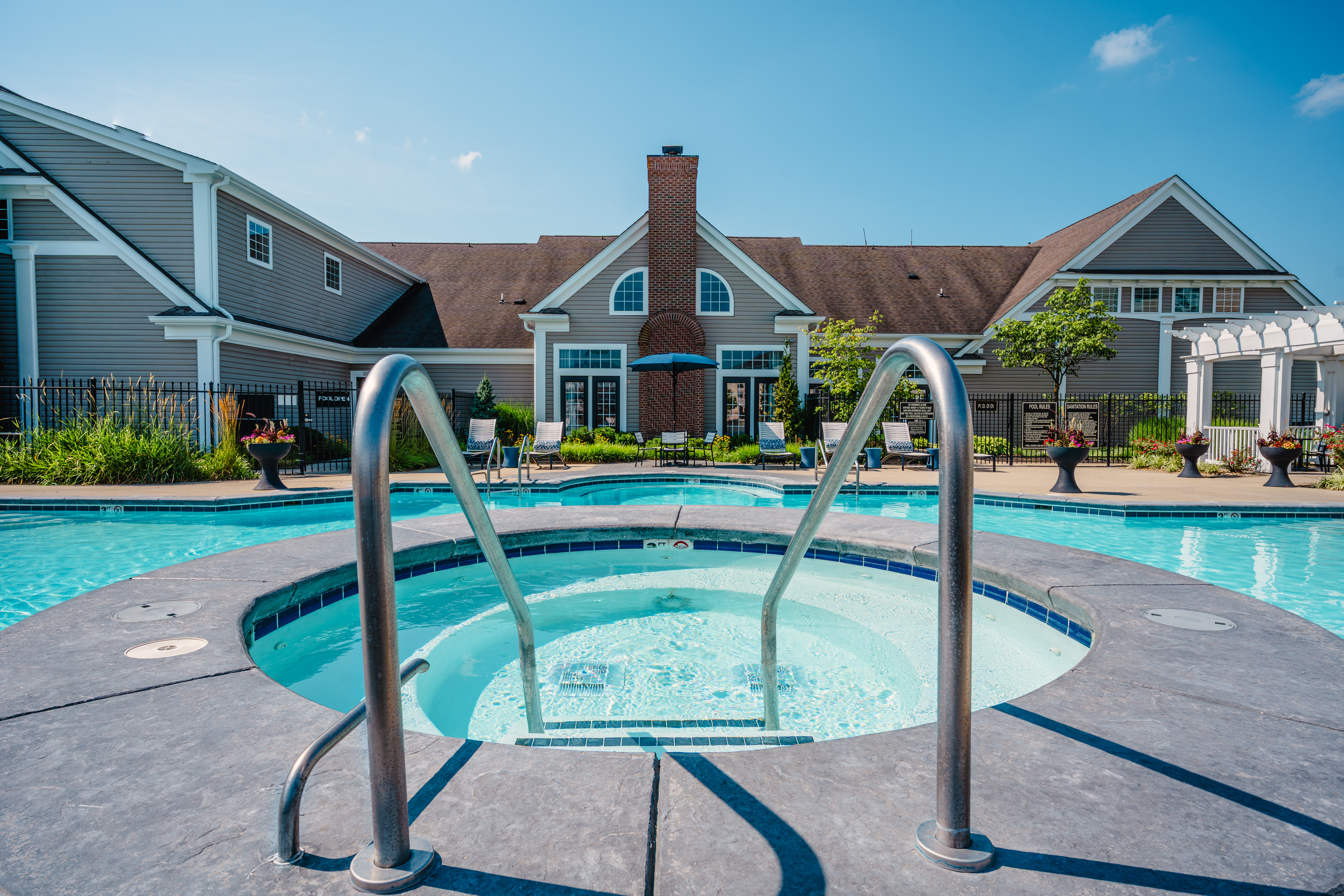Pool at Latitudes Apartments (2 of 7)