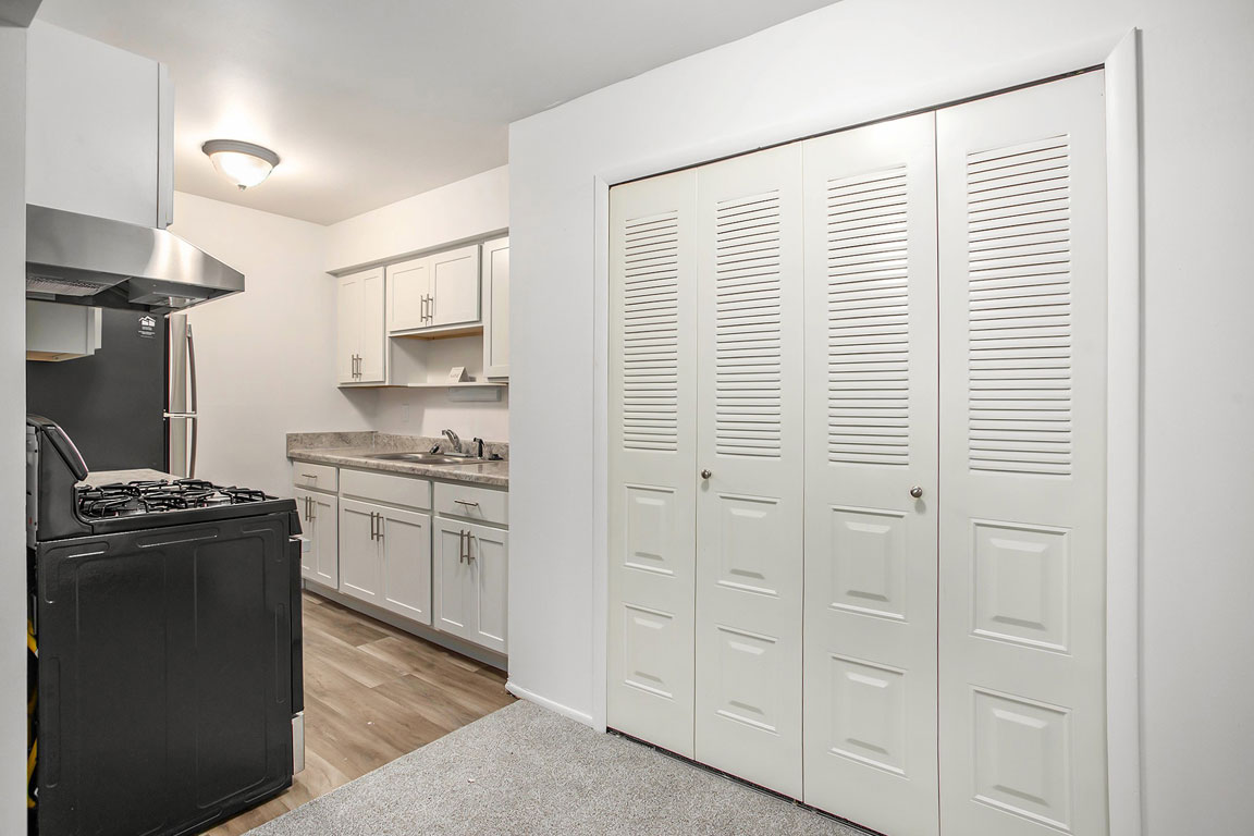 Fairlane Apartments 10 of 12