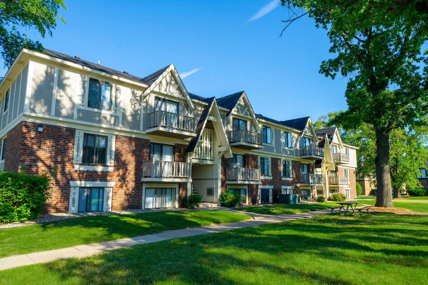 Fairlane Apartments 46 of 53
