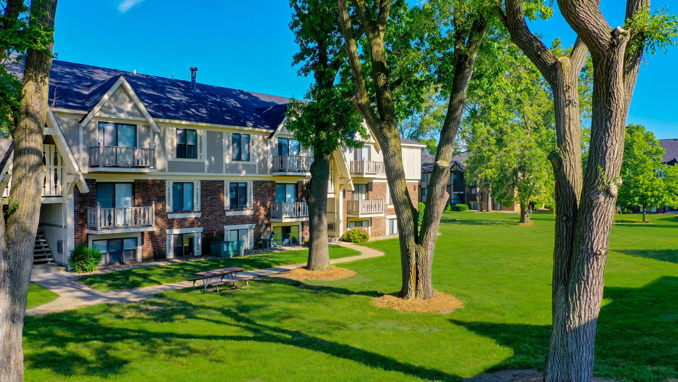 Fairlane Apartments 52 of 53