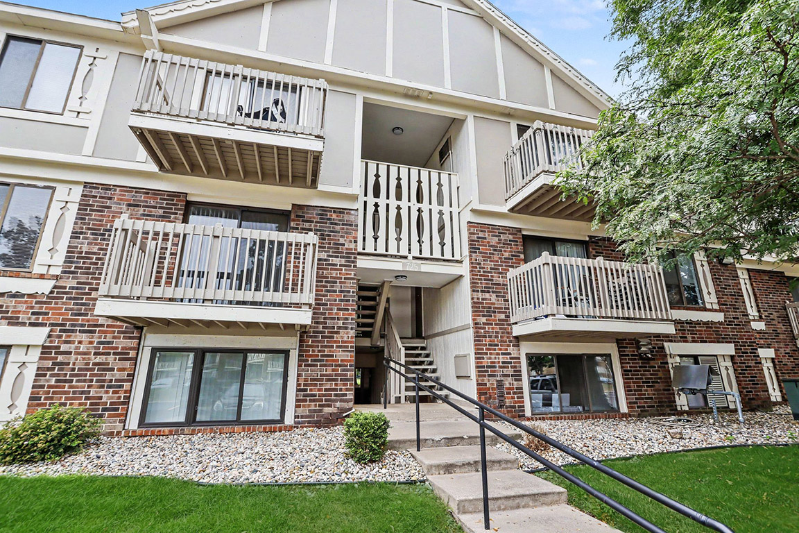 Fairlane Apartments 40 of 53