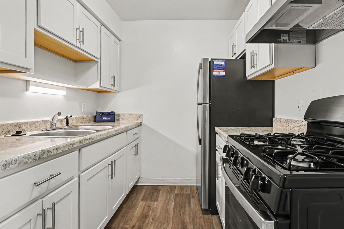Fairlane Apartments 11 of 12