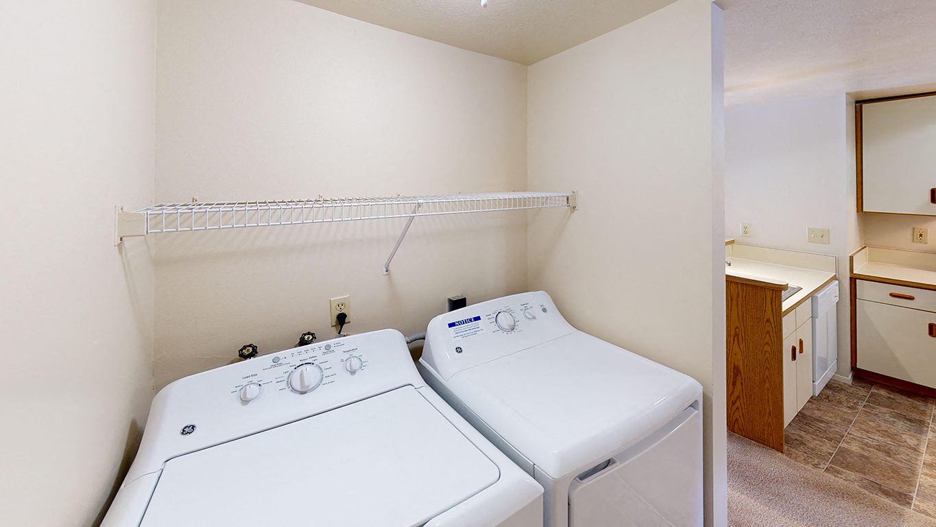 Laundry room at Foxwood and The Hermitage (3 of 4)