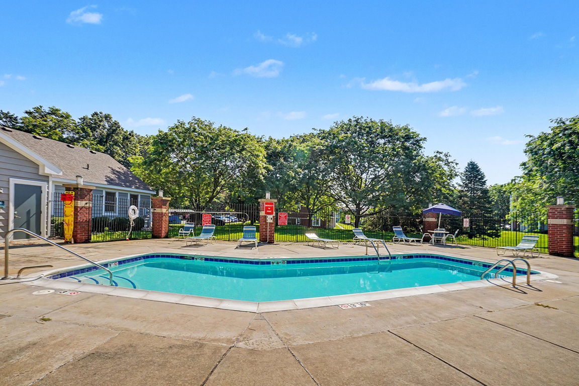 Pool at Foxwood and The Hermitage (1 of 2)