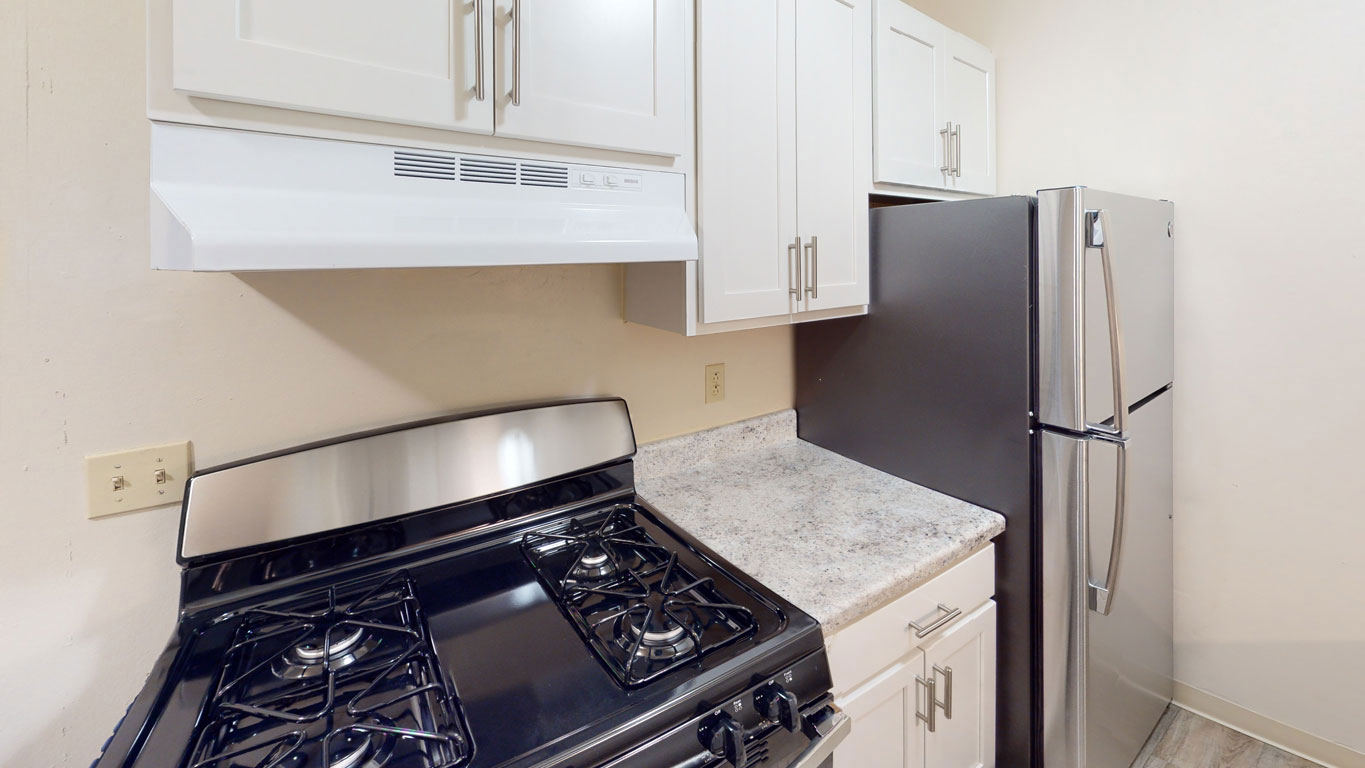 Glen Oaks Apartments 11 of 12