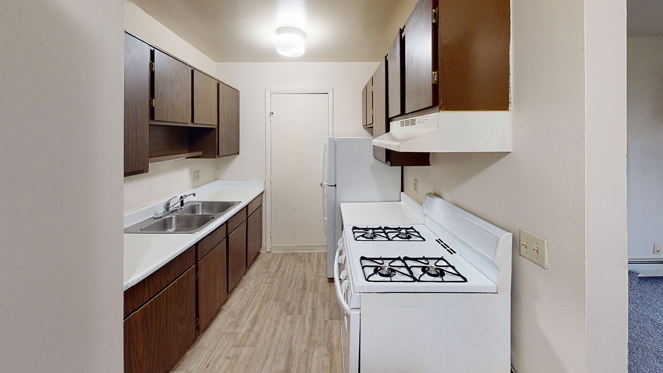 Glen Oaks Apartments 10 of 12