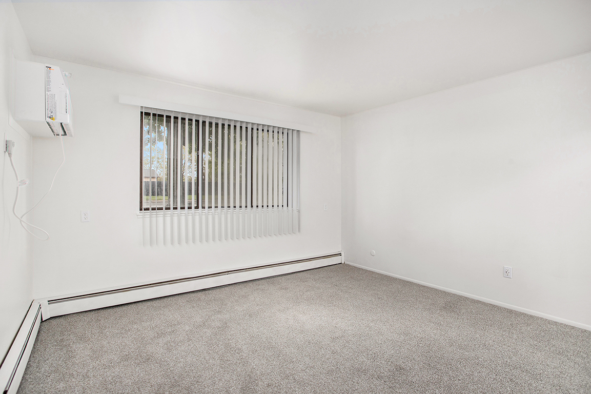 Glen Oaks Apartments 7 of 12
