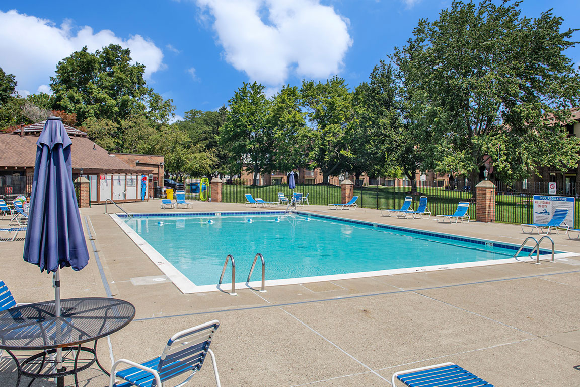 Pool at Granada Apartments (1 of 2)