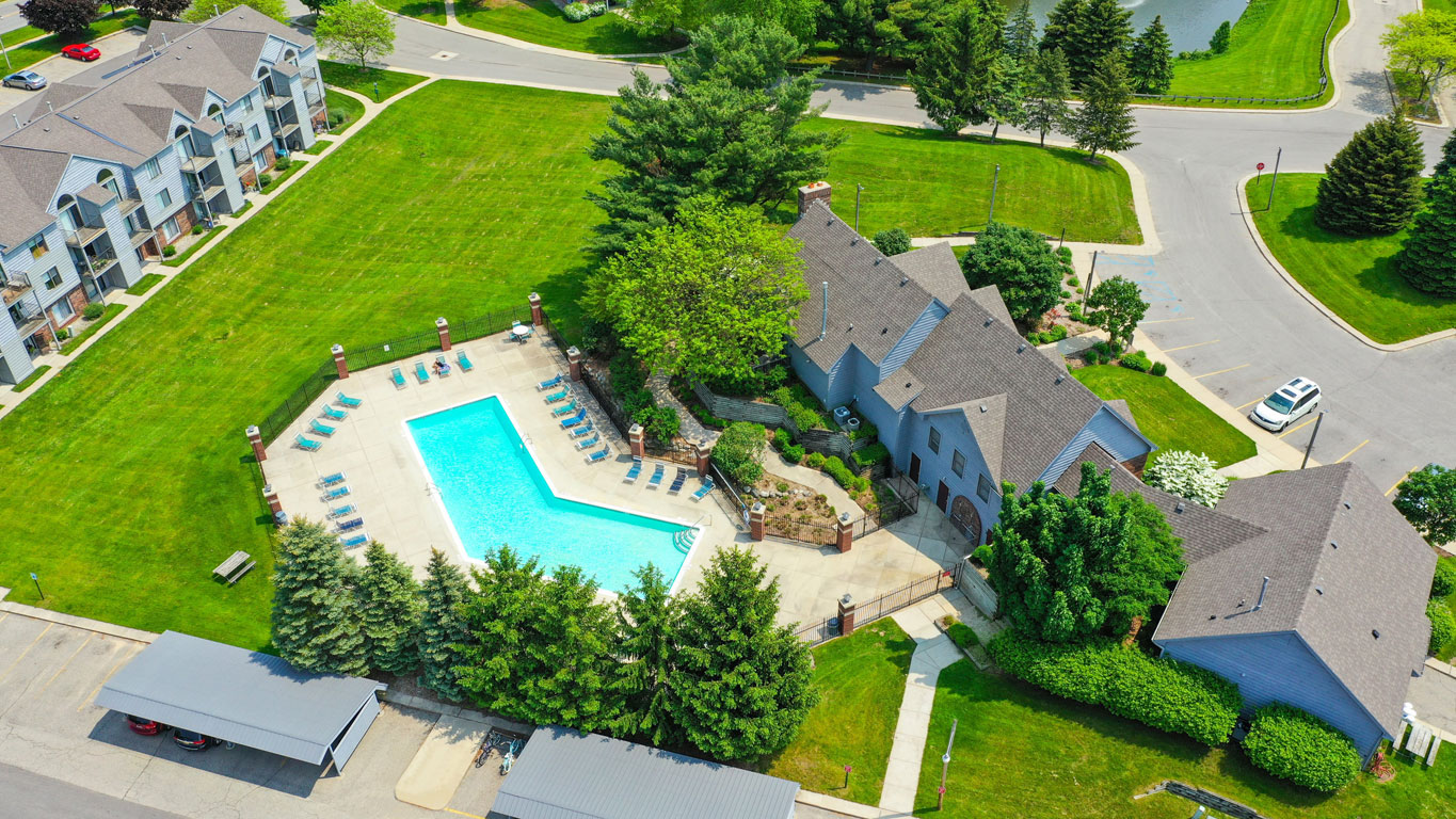 Pool at Green Ridge Apartments (1 of 3)
