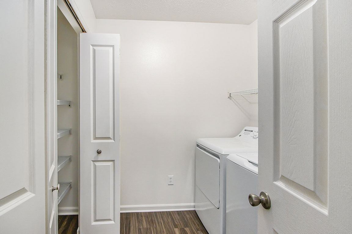Laundry room at Gull Prairie/Gull Run Apartments and Townhomes (3 of 3)
